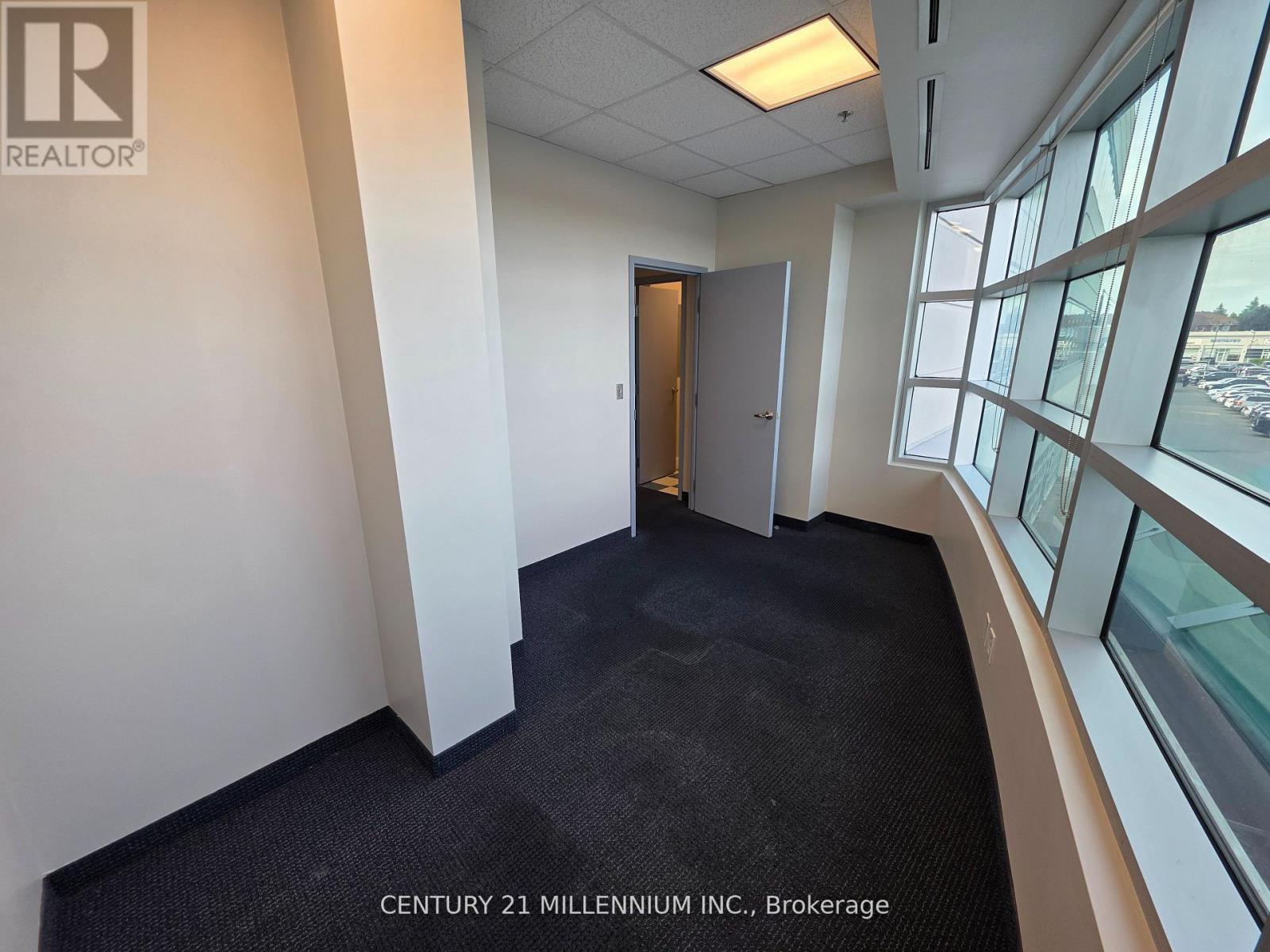 212 - 2250 Bovaird Drive E, Brampton, Ontario  L6R 0W3 - Photo 2 - W13581792