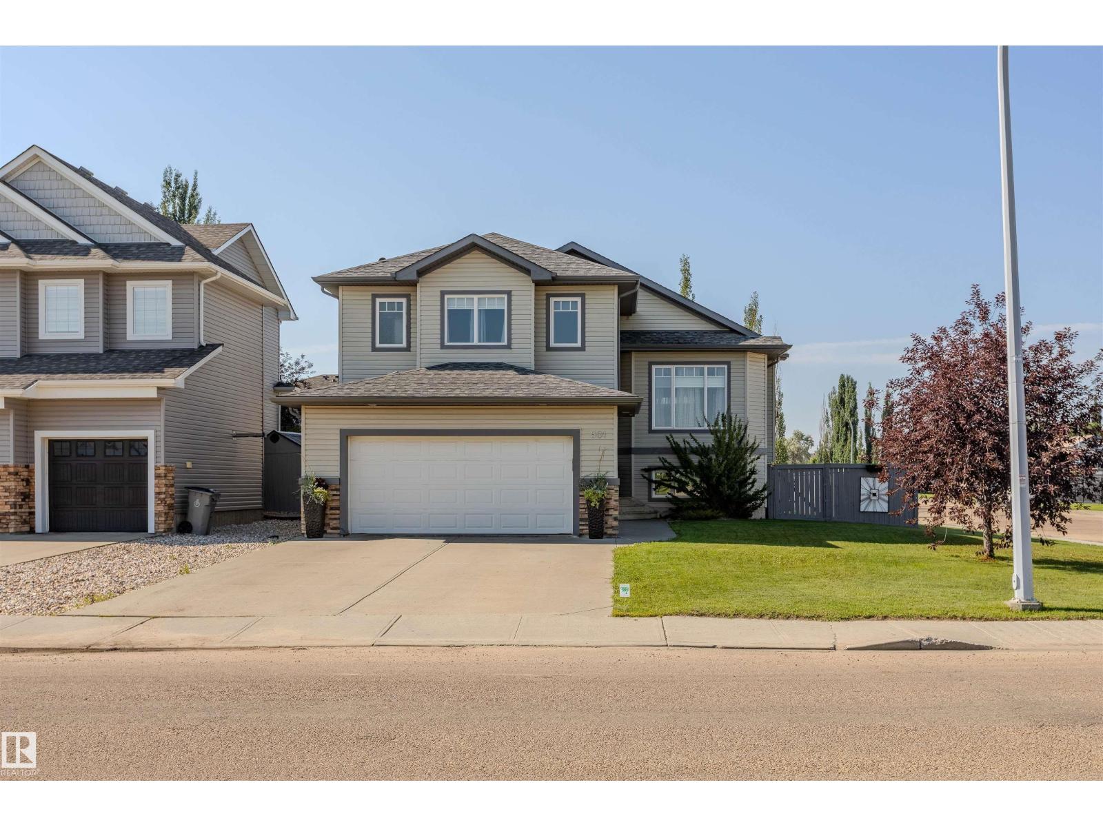 501 Grandin Dr, Morinville, Alberta  T8R 0E3 - Photo 2 - E4499721