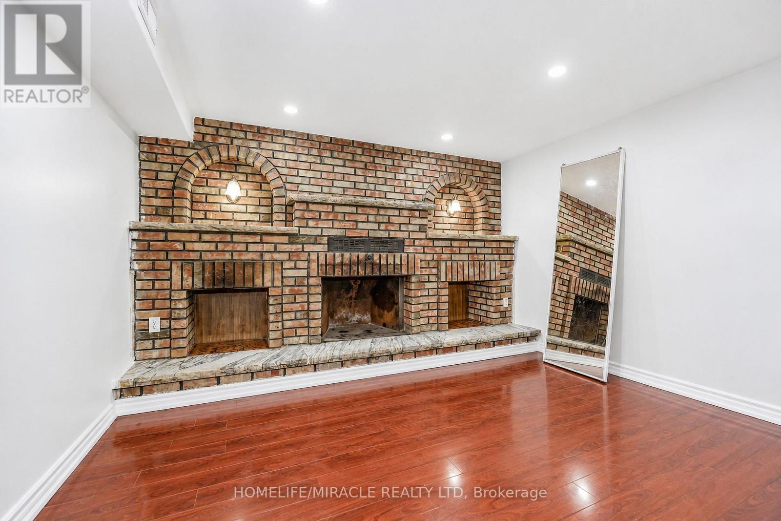 1074 Midland Avenue, Toronto, Ontario  M1K 4G9 - Photo 21 - E13569090