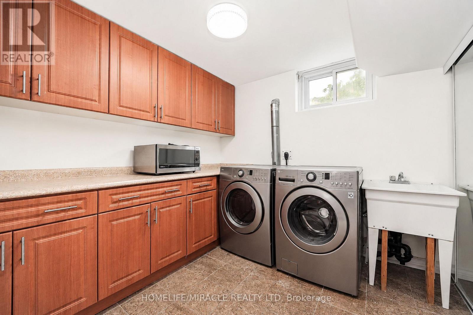 1074 Midland Avenue, Toronto, Ontario  M1K 4G9 - Photo 29 - E13569090
