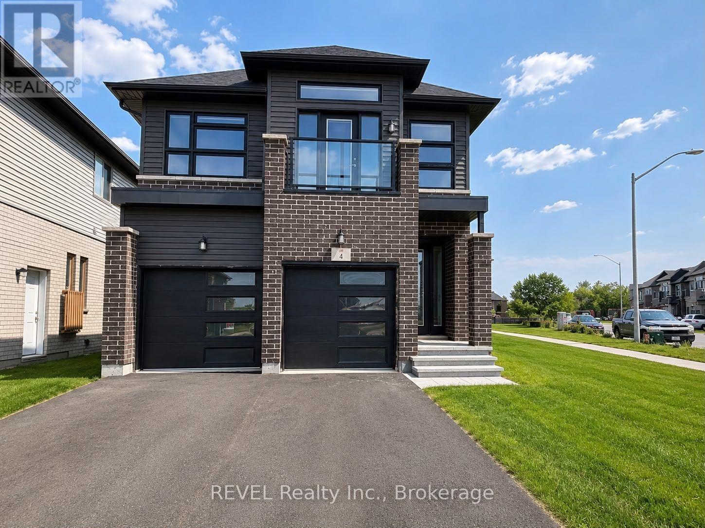 4 Mclaughlin Street, Welland (Lincoln/crowland), Ontario  L3B 0J8 - Photo 1 - X13581828