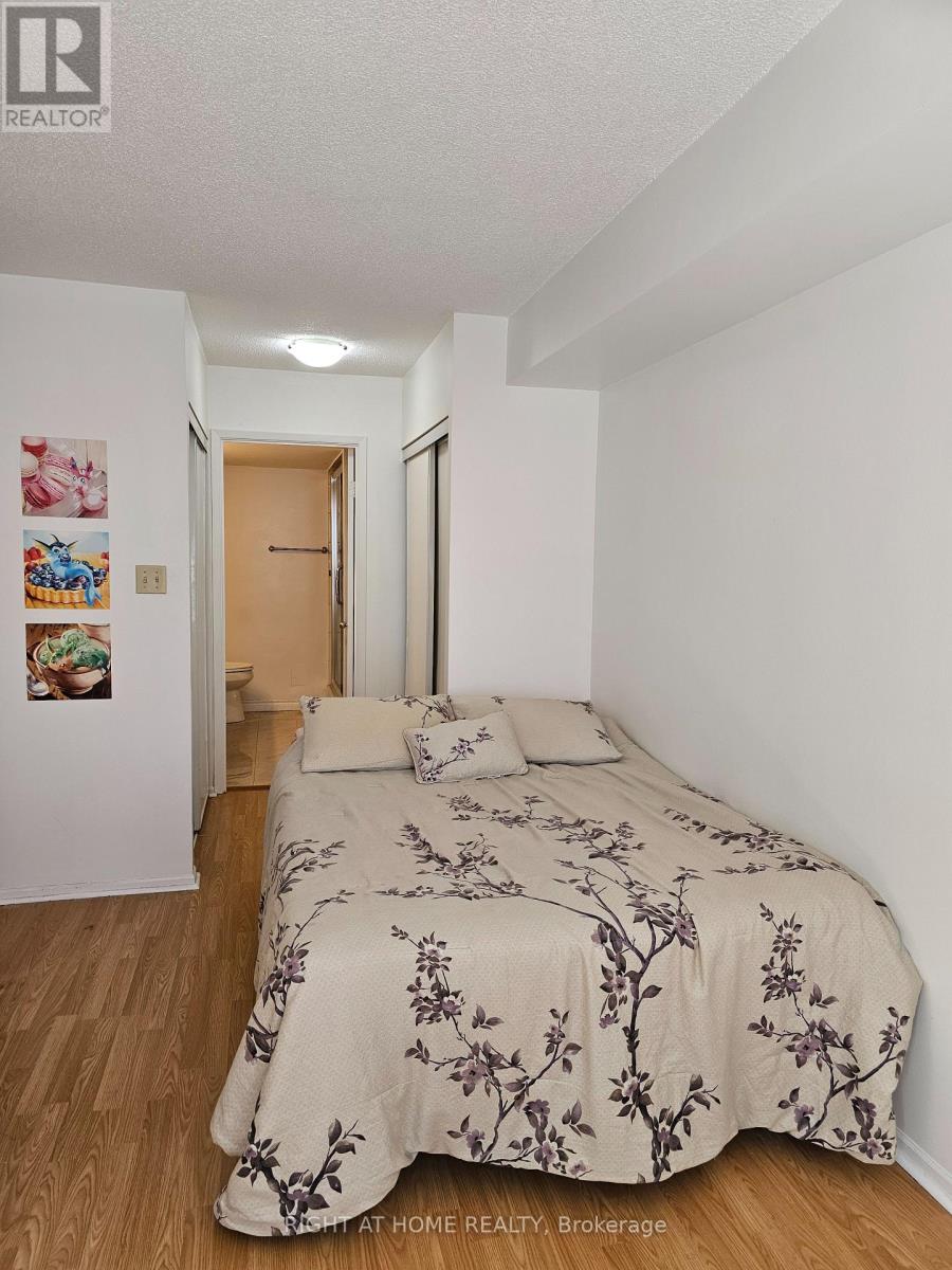 2011 - 711 Bay Street, Toronto, Ontario  M5G 2J8 - Photo 12 - C13581724