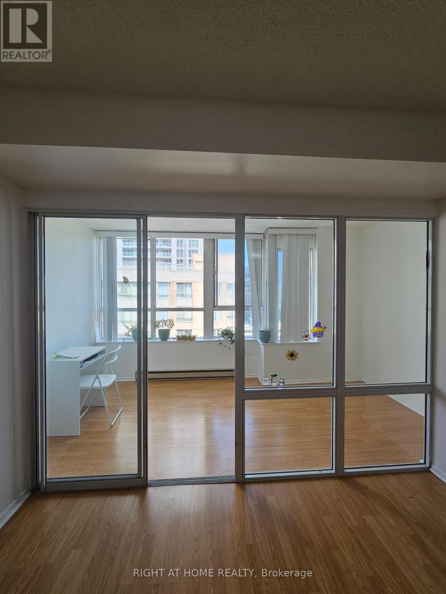 2011 - 711 Bay Street, Toronto, Ontario  M5G 2J8 - Photo 18 - C13581724