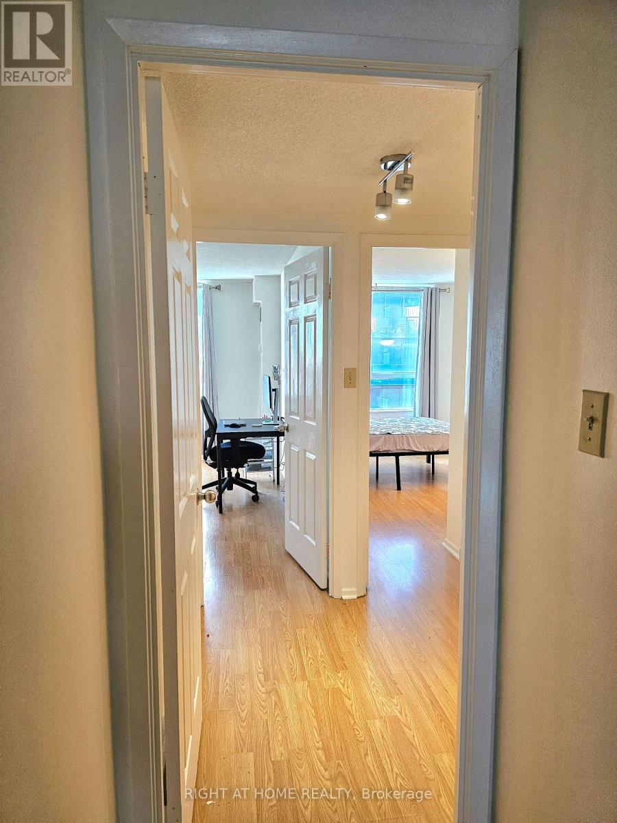 2011 - 711 Bay Street, Toronto, Ontario  M5G 2J8 - Photo 6 - C13581724