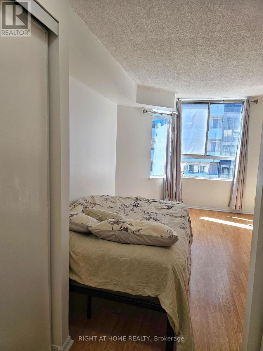 2011 - 711 Bay Street, Toronto, Ontario  M5G 2J8 - Photo 13 - C13581724