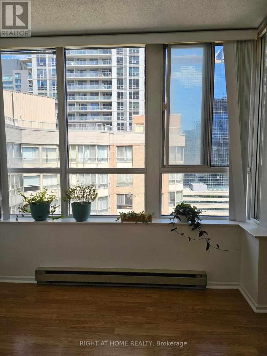 2011 - 711 Bay Street, Toronto, Ontario  M5G 2J8 - Photo 5 - C13581724