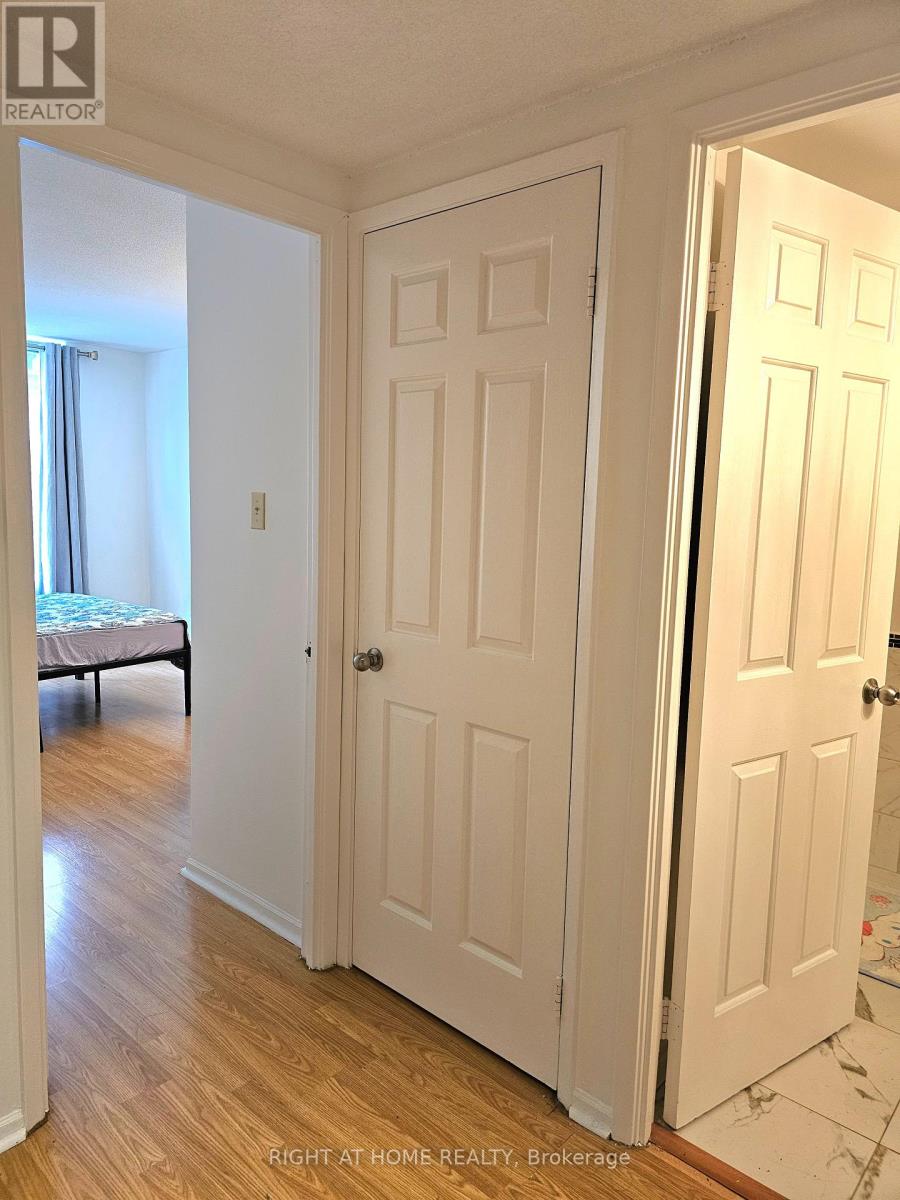 2011 - 711 Bay Street, Toronto, Ontario  M5G 2J8 - Photo 8 - C13581724