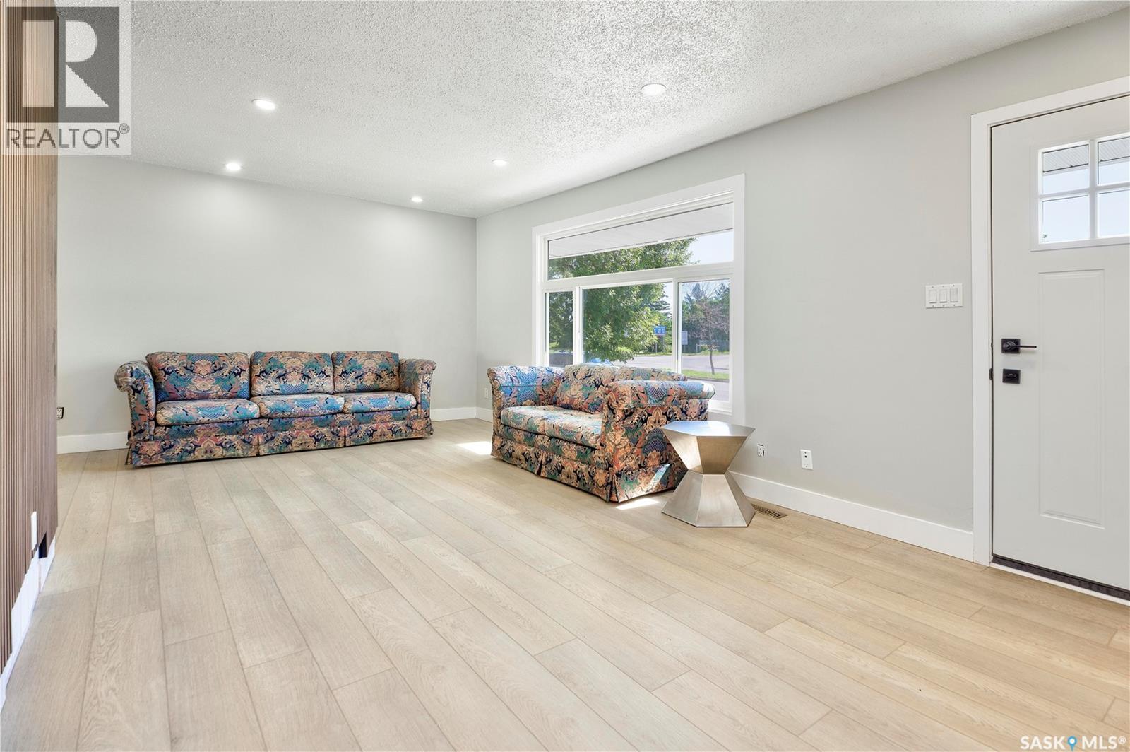 1614 Mckercher Drive, Saskatoon, Saskatchewan  S7H 5E1 - Photo 5 - SK043010