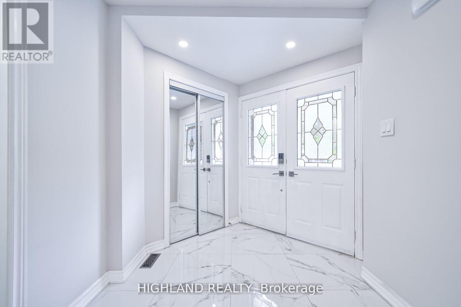 3591 Copernicus Drive, Mississauga, Ontario  L5B 3L3 - Photo 4 - W13575070