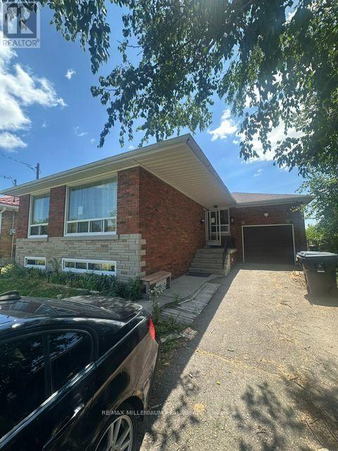 5 BREWTON ROAD, Toronto, Ontario