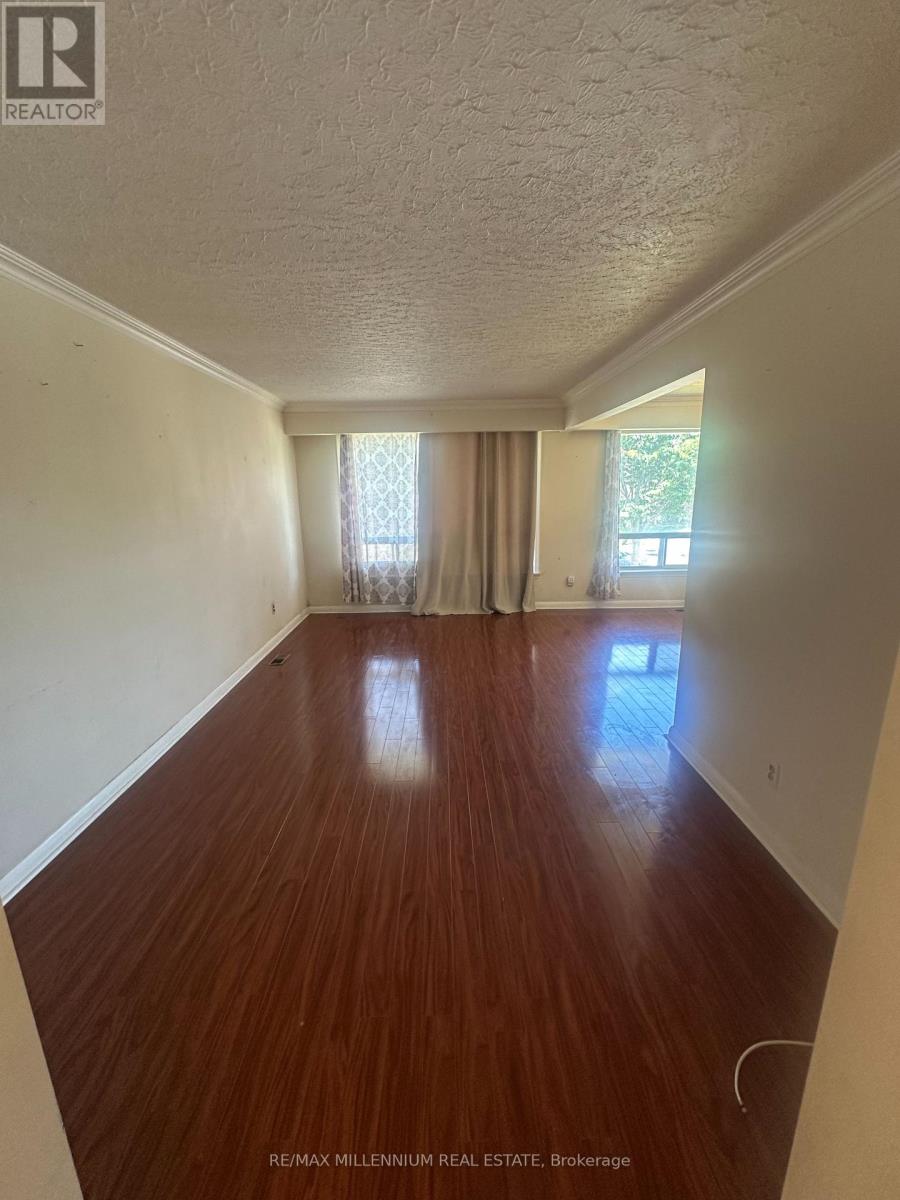 5 Brewton Road, Toronto, Ontario  M1G 1W2 - Photo 2 - E13567234