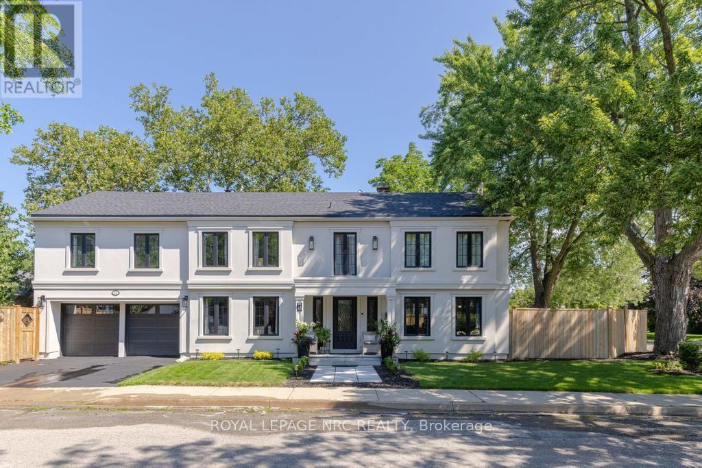 15 WYCHWOOD ROAD, St. Catharines (Old Glenridge)