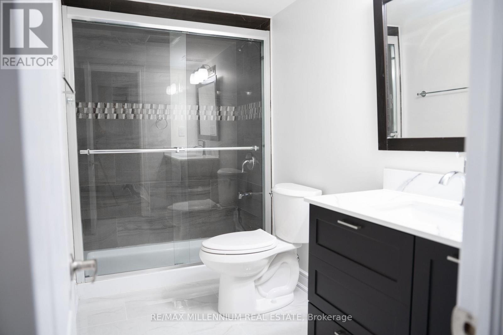 6 Decorso Drive, Brampton, Ontario  L6P 3T7 - Photo 3 - W13581874