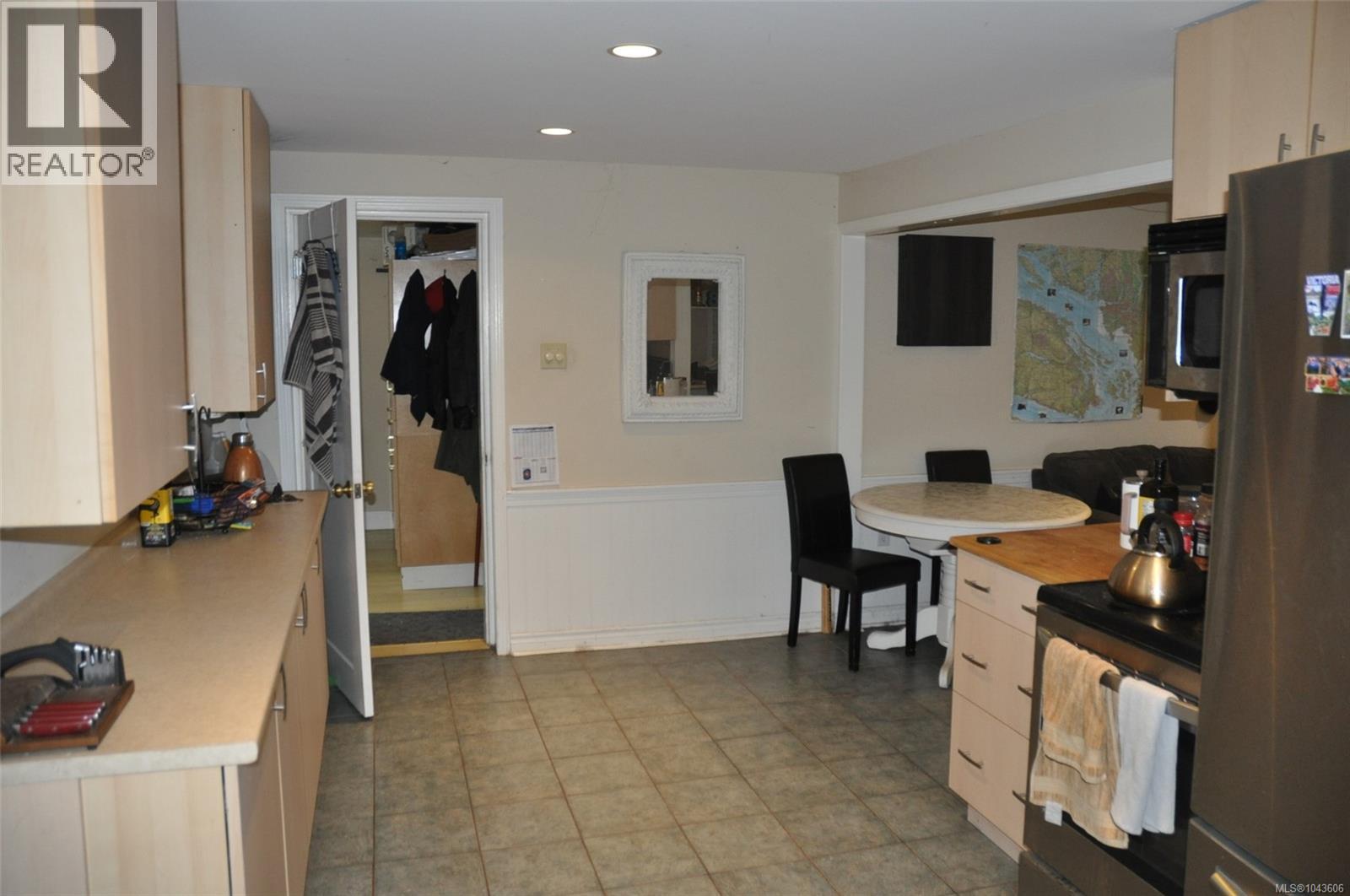 4719 West Saanich Rd, Saanich, British Columbia V8Z 3G9 - Photo 11 - 1043606