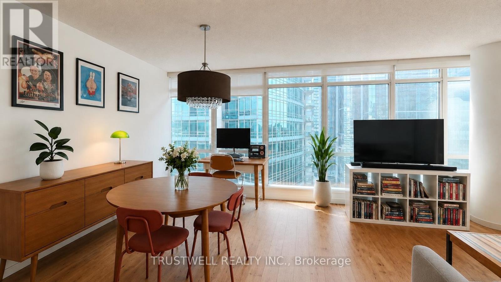 1802 - 381 Front Street W, Toronto, Ontario  M5V 3R8 - Photo 3 - C13581916