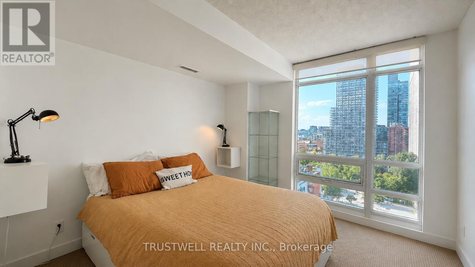 1802 - 381 Front Street W, Toronto, Ontario  M5V 3R8 - Photo 5 - C13581916