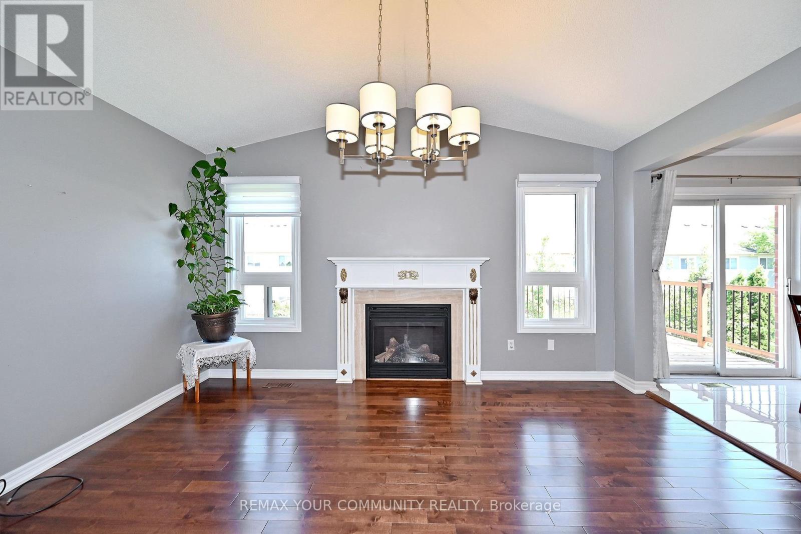 73 Laurendale Avenue, Georgina, Ontario  L4P 4G1 - Photo 10 - N13581904