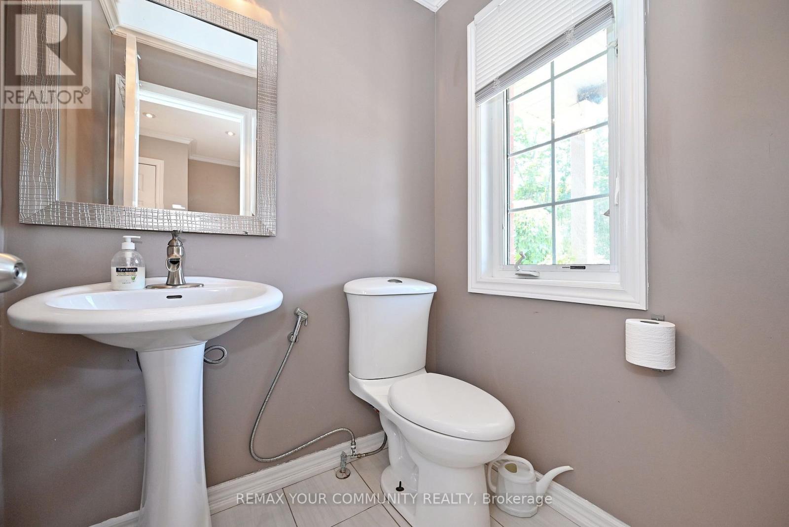 73 Laurendale Avenue, Georgina, Ontario  L4P 4G1 - Photo 15 - N13581904