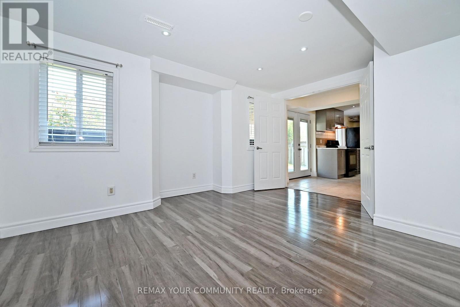 73 Laurendale Avenue, Georgina, Ontario  L4P 4G1 - Photo 31 - N13581904