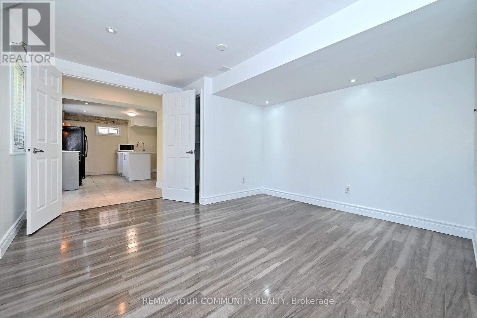 73 Laurendale Avenue, Georgina, Ontario  L4P 4G1 - Photo 32 - N13581904
