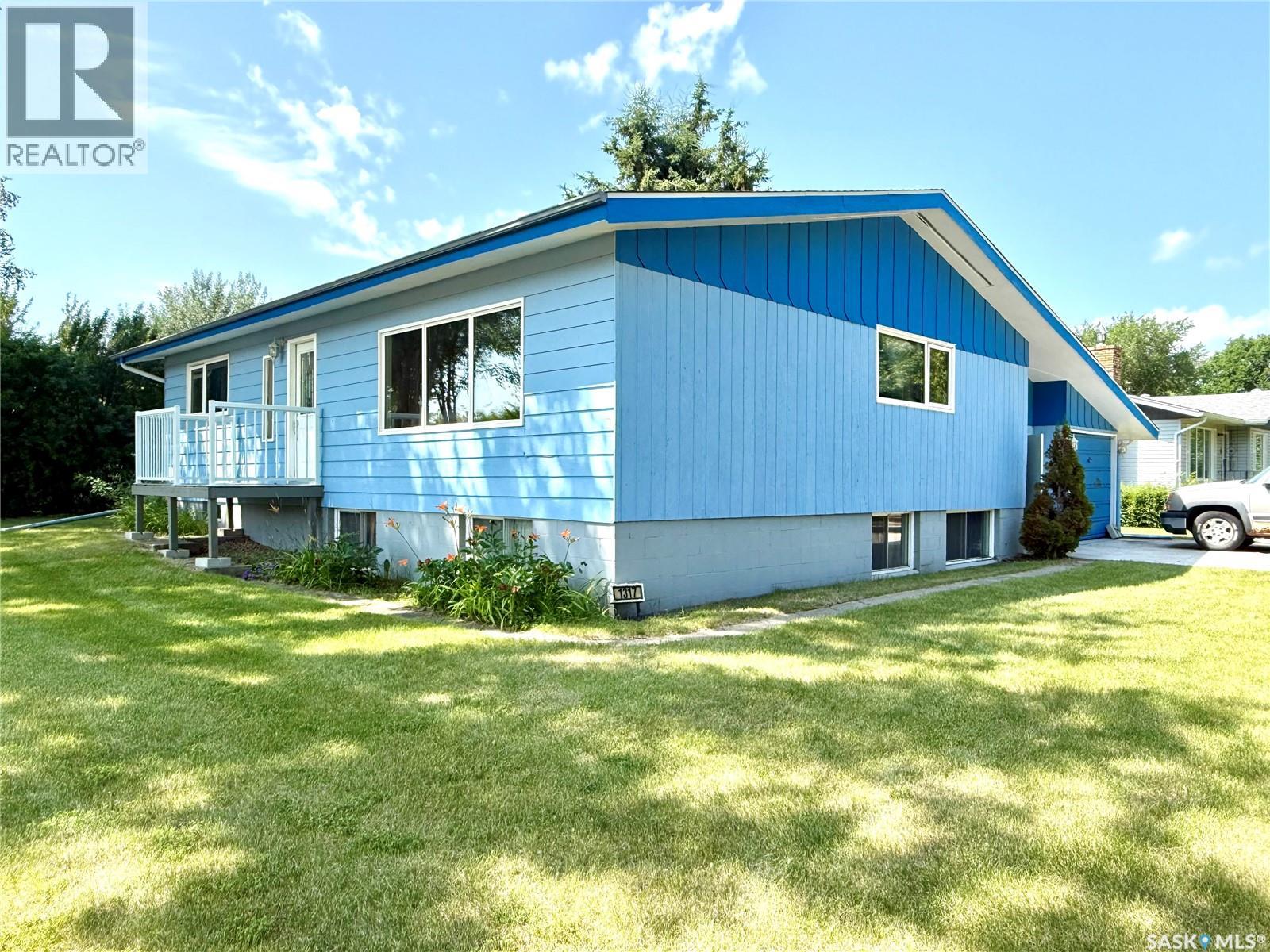 1317 Main STREET, Canora