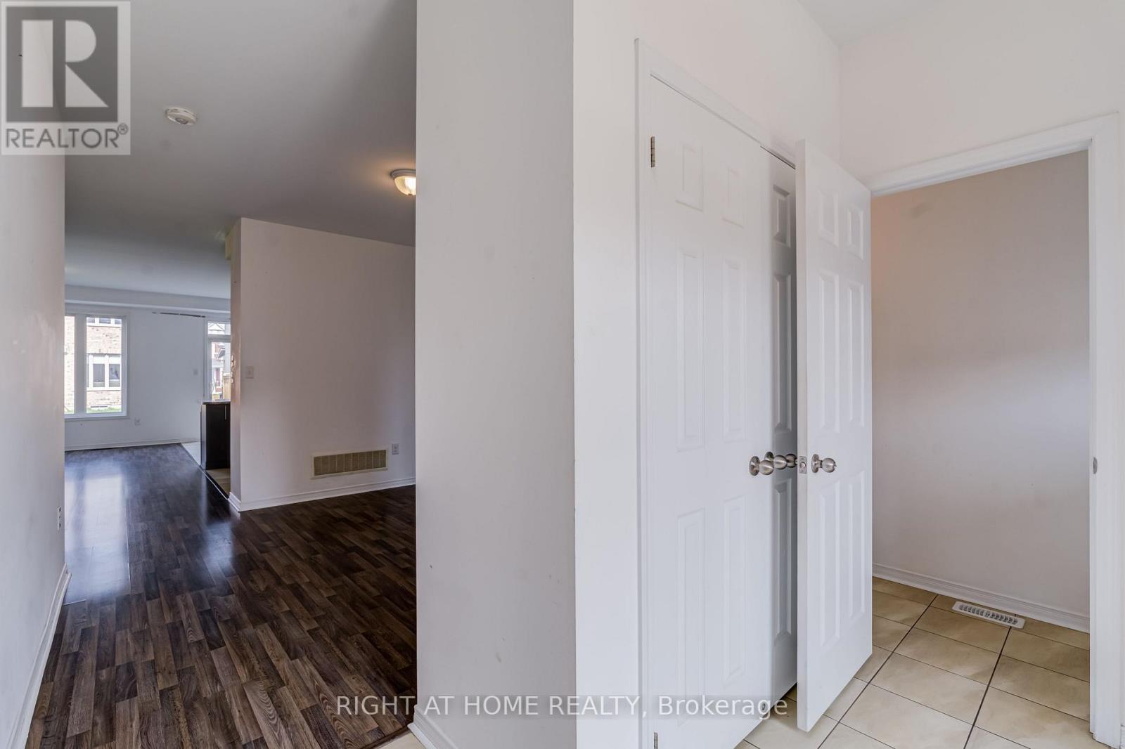 9 Bailey Street, Collingwood, Ontario L9Y 3Y7 - Photo 7 - S13581940