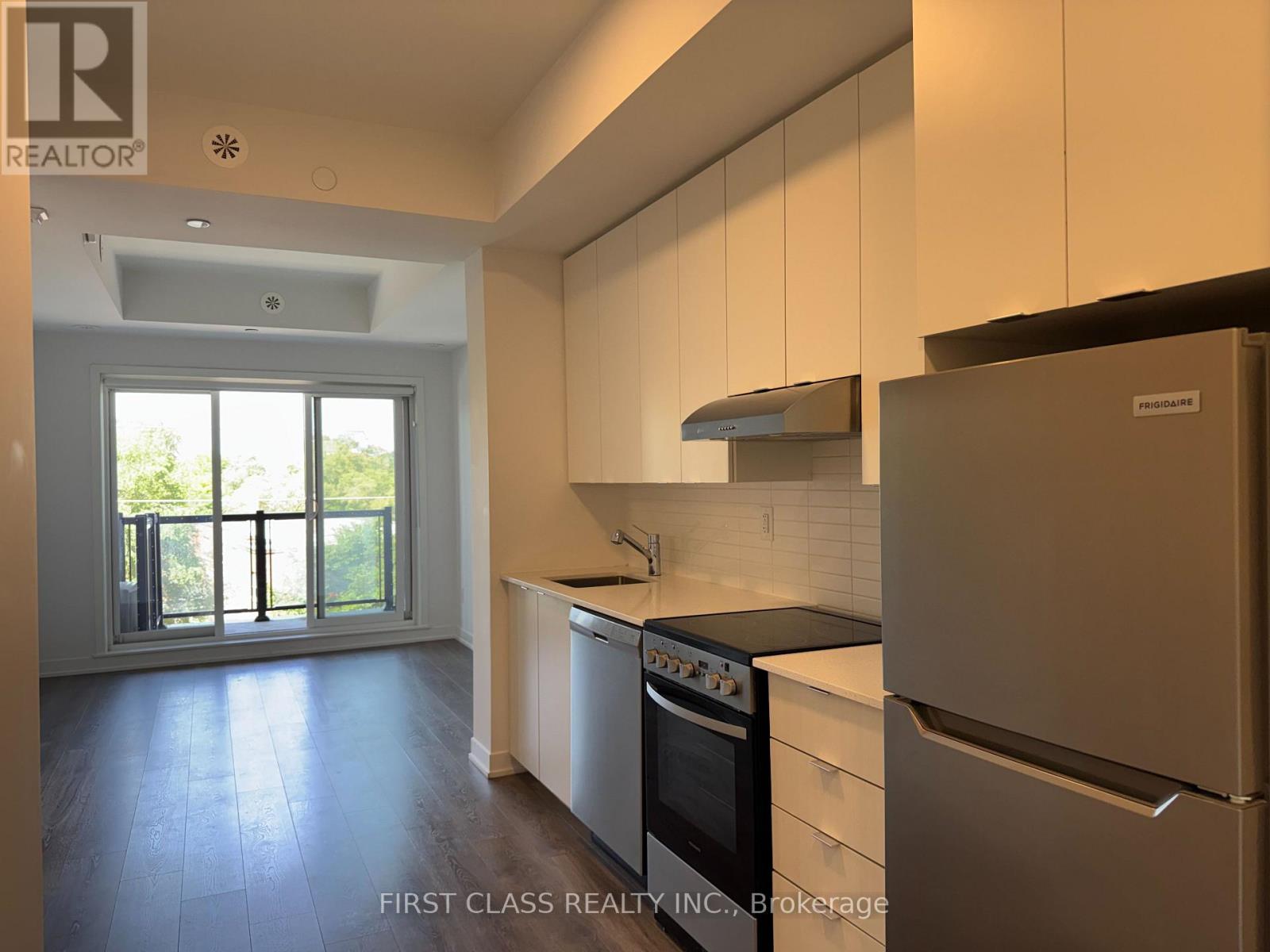 301 - 165 CANON JACKSON DRIVE, Toronto (Beechborough-Greenbrook)