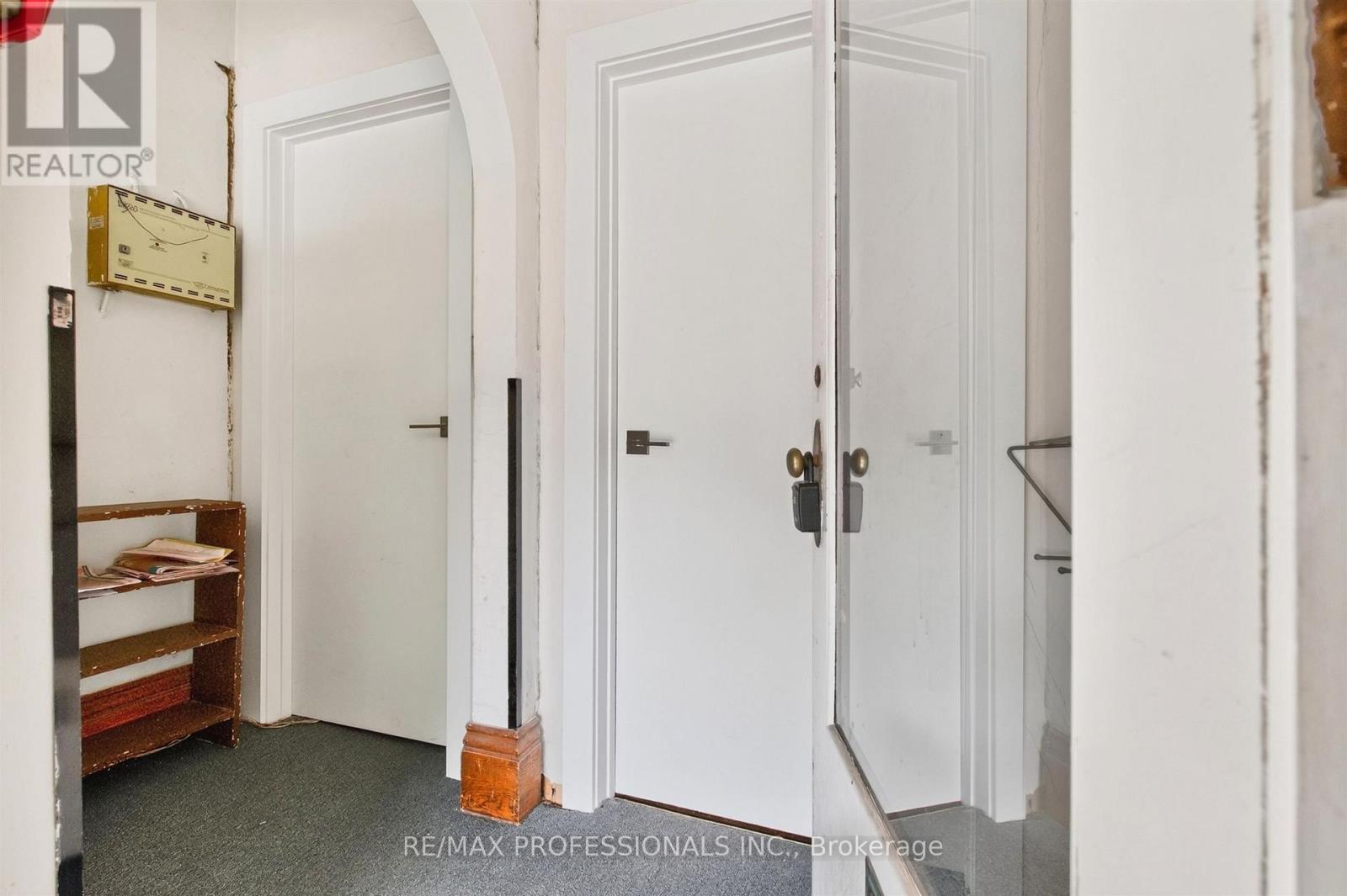 182 Geoffrey Street, Toronto, Ontario M6R 1P7 - Photo 8 - W13581958