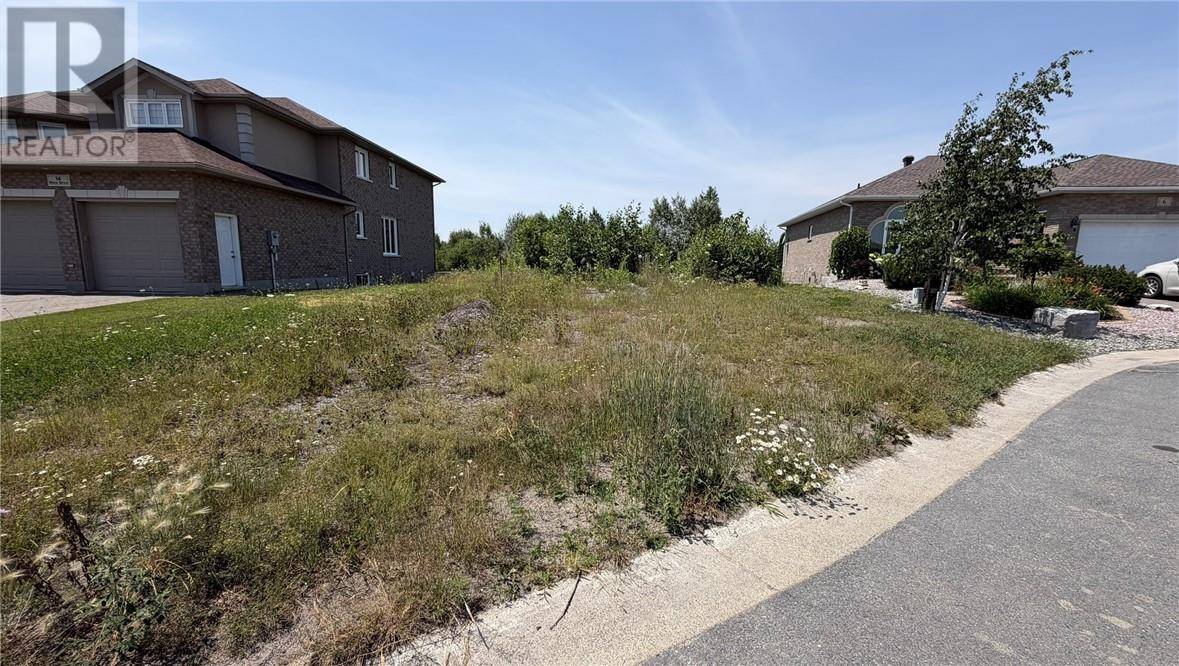 10 Nova Court, Sudbury, Ontario  P3E 0A7 - Photo 3 - 2129306