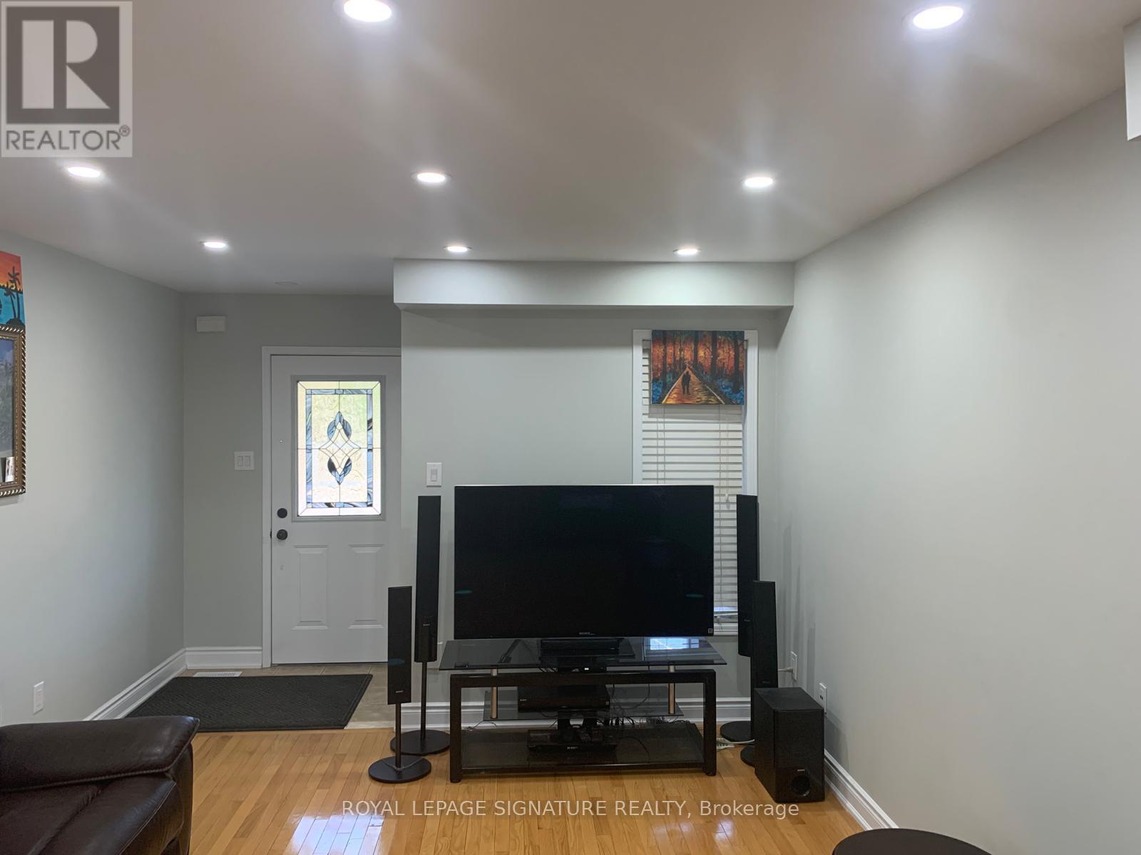 Main + 2nd Floor - 5924 Terranova Drive, Mississauga, Ontario L5M 6T5 - Photo 2 - W13582026