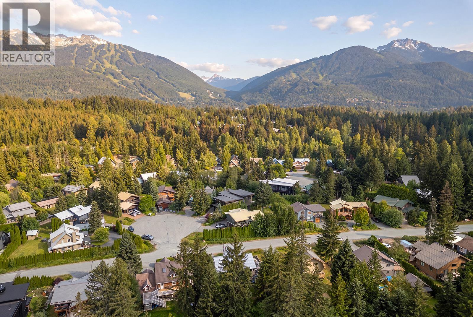 6447 Balsam Way, Whistler, British Columbia  V8E 0C5 - Photo 10 - R3147596