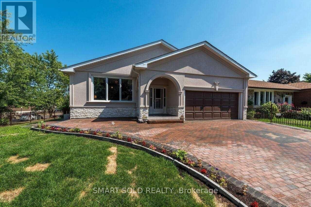 Main - 1116 Pomona Court, Mississauga, Ontario L5C 1N2 - Photo 2 - W13582032