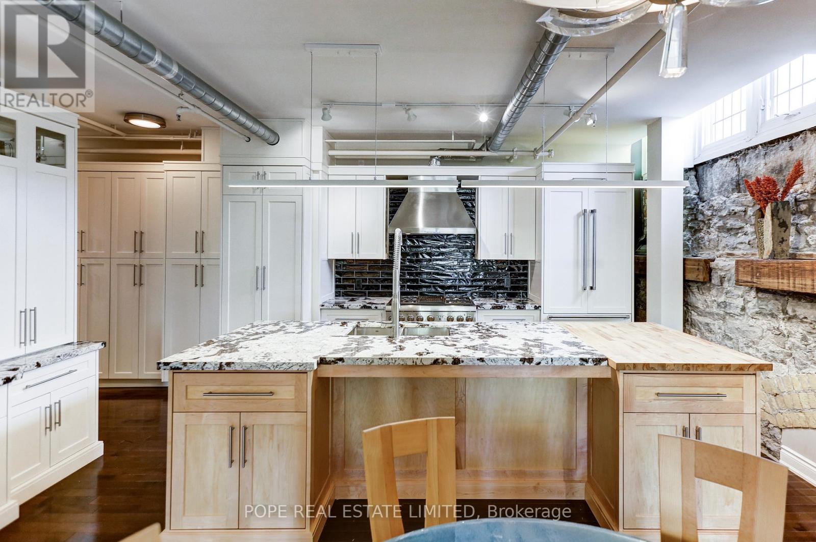 202 - 384 Sunnyside Avenue, Toronto, Ontario  M6R 2S1 - Photo 10 - W13582034