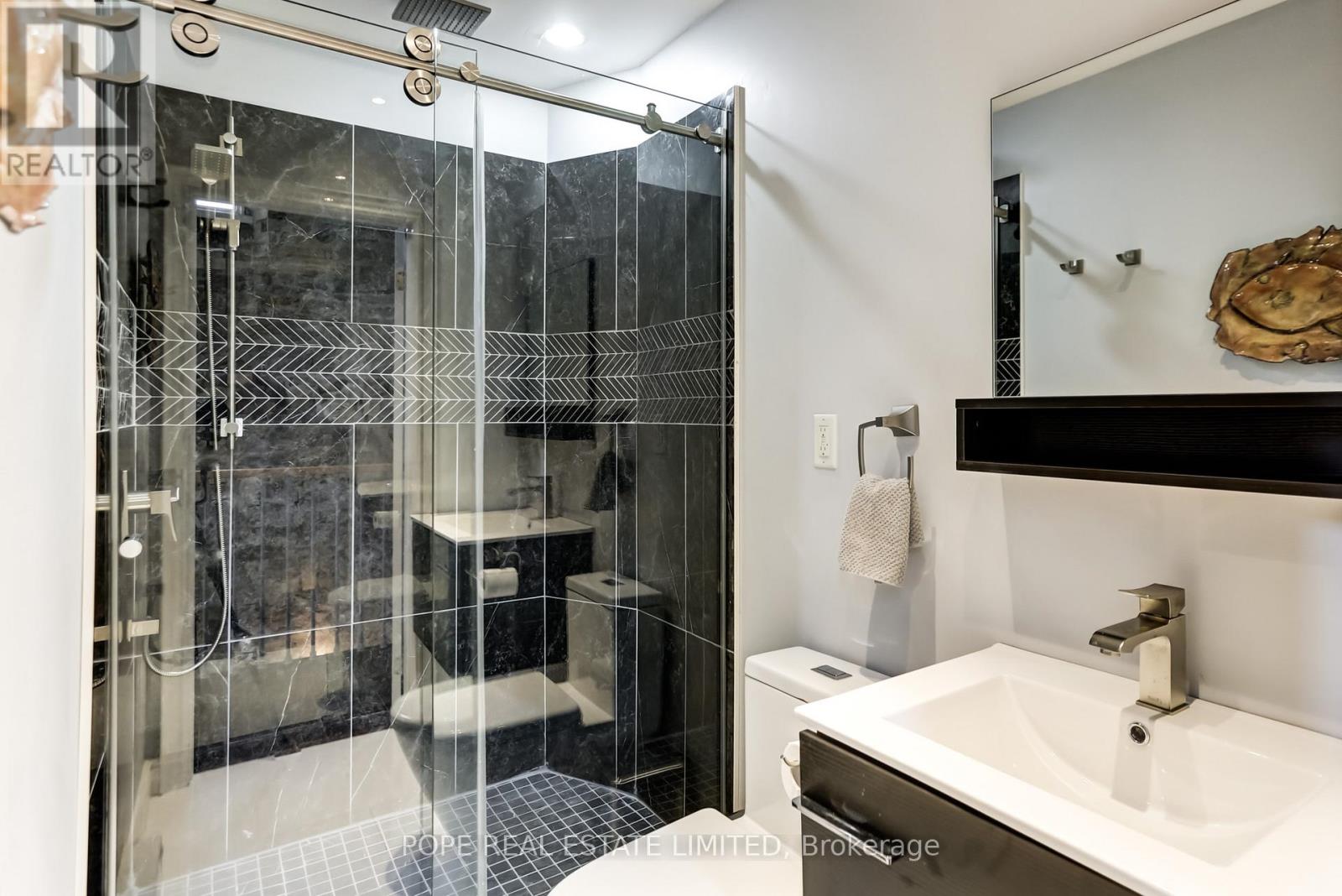 202 - 384 Sunnyside Avenue, Toronto, Ontario  M6R 2S1 - Photo 27 - W13582034