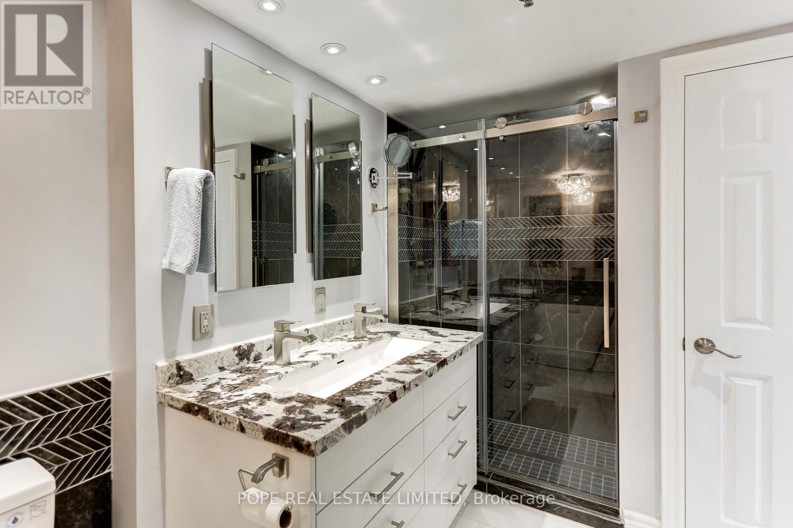202 - 384 Sunnyside Avenue, Toronto, Ontario  M6R 2S1 - Photo 31 - W13582034
