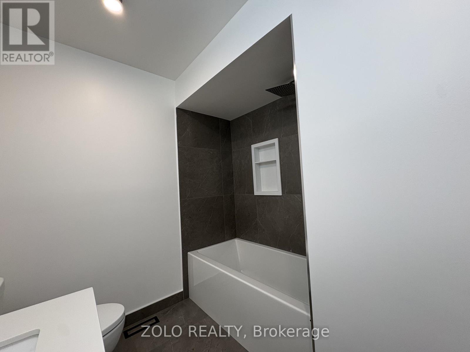 113 - 2120 Rathburn Road E, Mississauga, Ontario L4W 2S8 - Photo 30 - W13582038