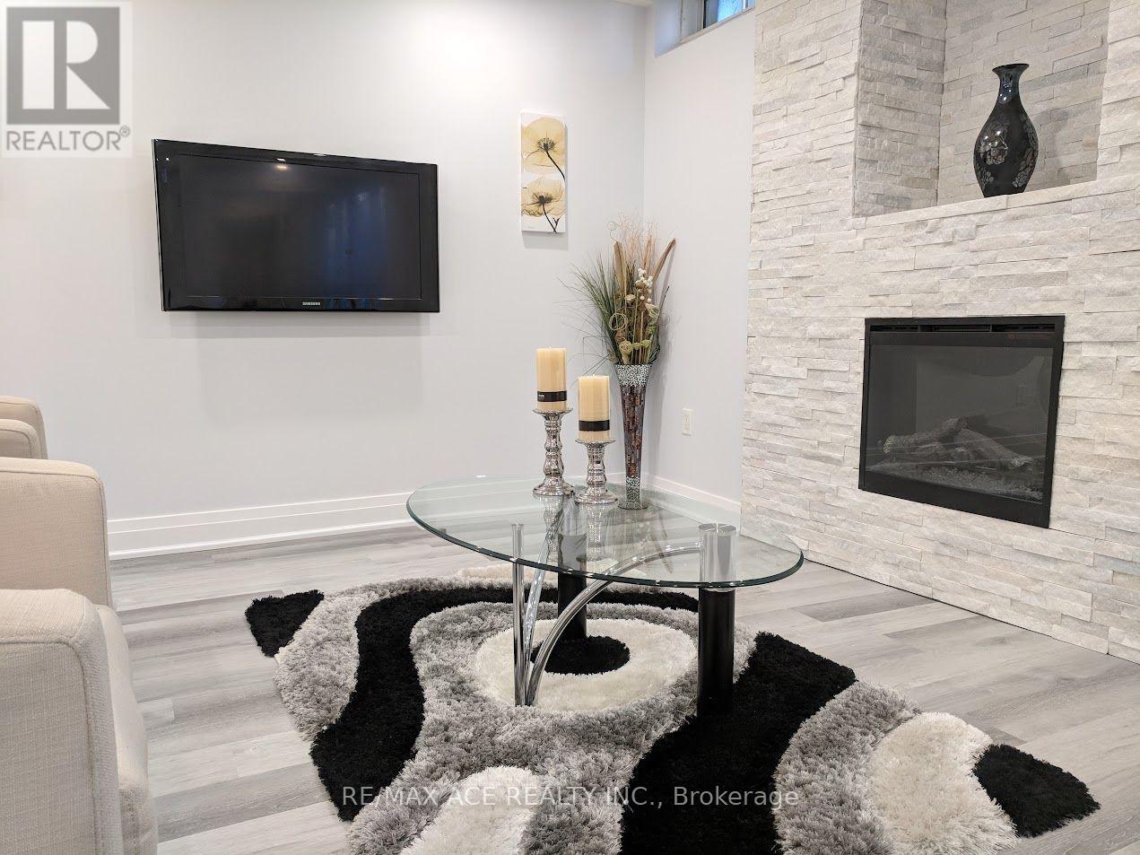 29 Frampton Road, Brampton, Ontario  L7A 4E1 - Photo 5 - W13582050