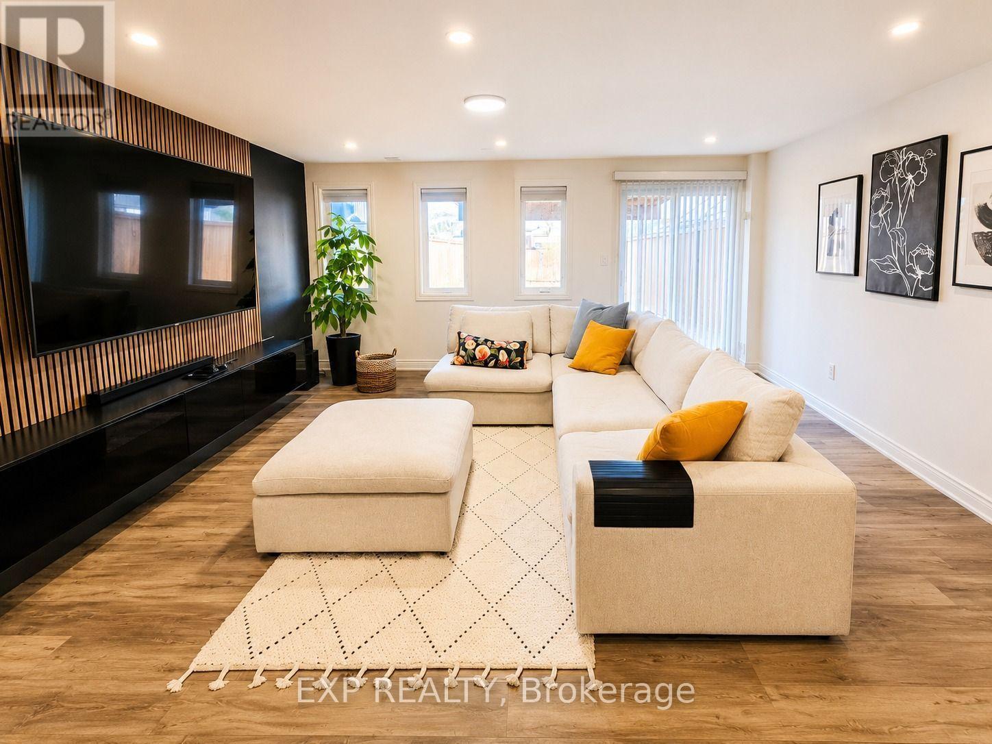 77 Hollybrook Trail, Kitchener, Ontario  N2R 0M7 - Photo 10 - X13582070