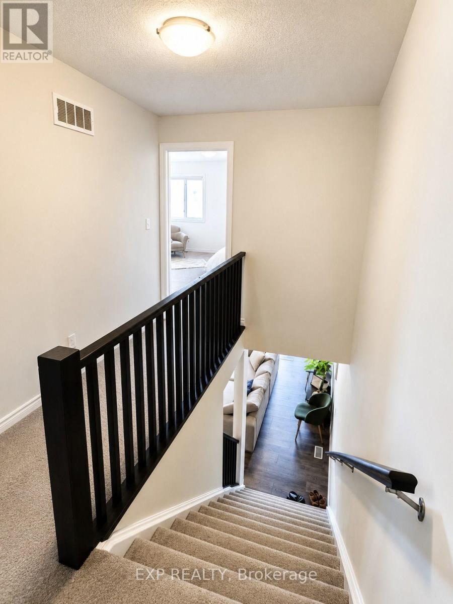 77 Hollybrook Trail, Kitchener, Ontario  N2R 0M7 - Photo 20 - X13582070