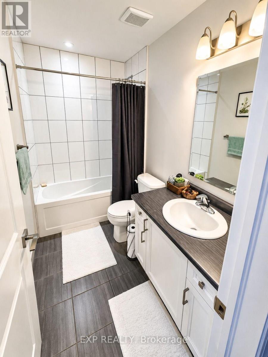 77 Hollybrook Trail, Kitchener, Ontario  N2R 0M7 - Photo 24 - X13582070