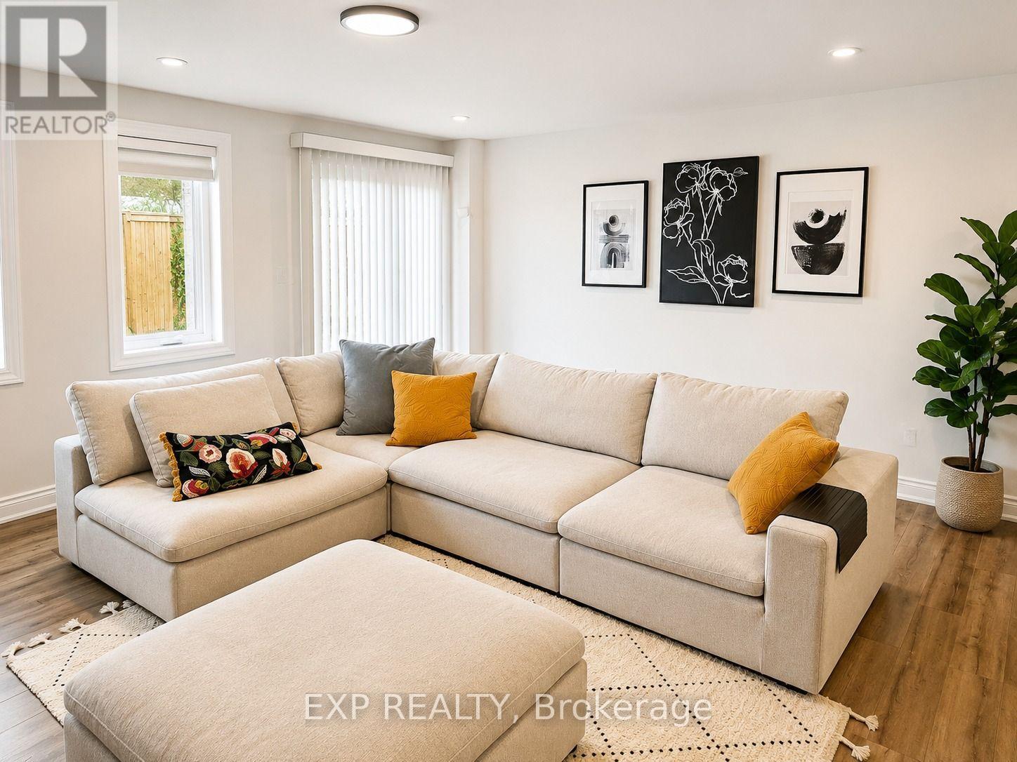 77 Hollybrook Trail, Kitchener, Ontario  N2R 0M7 - Photo 9 - X13582070