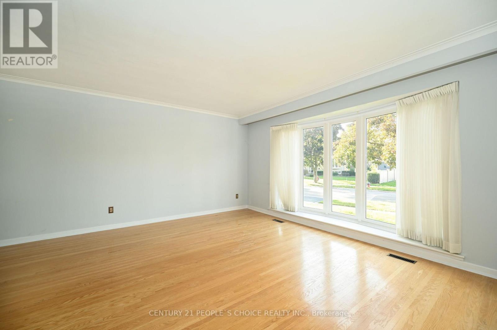 2132 Hixon Street, Oakville, Ontario L6L 1T4 - Photo 7 - W13580488