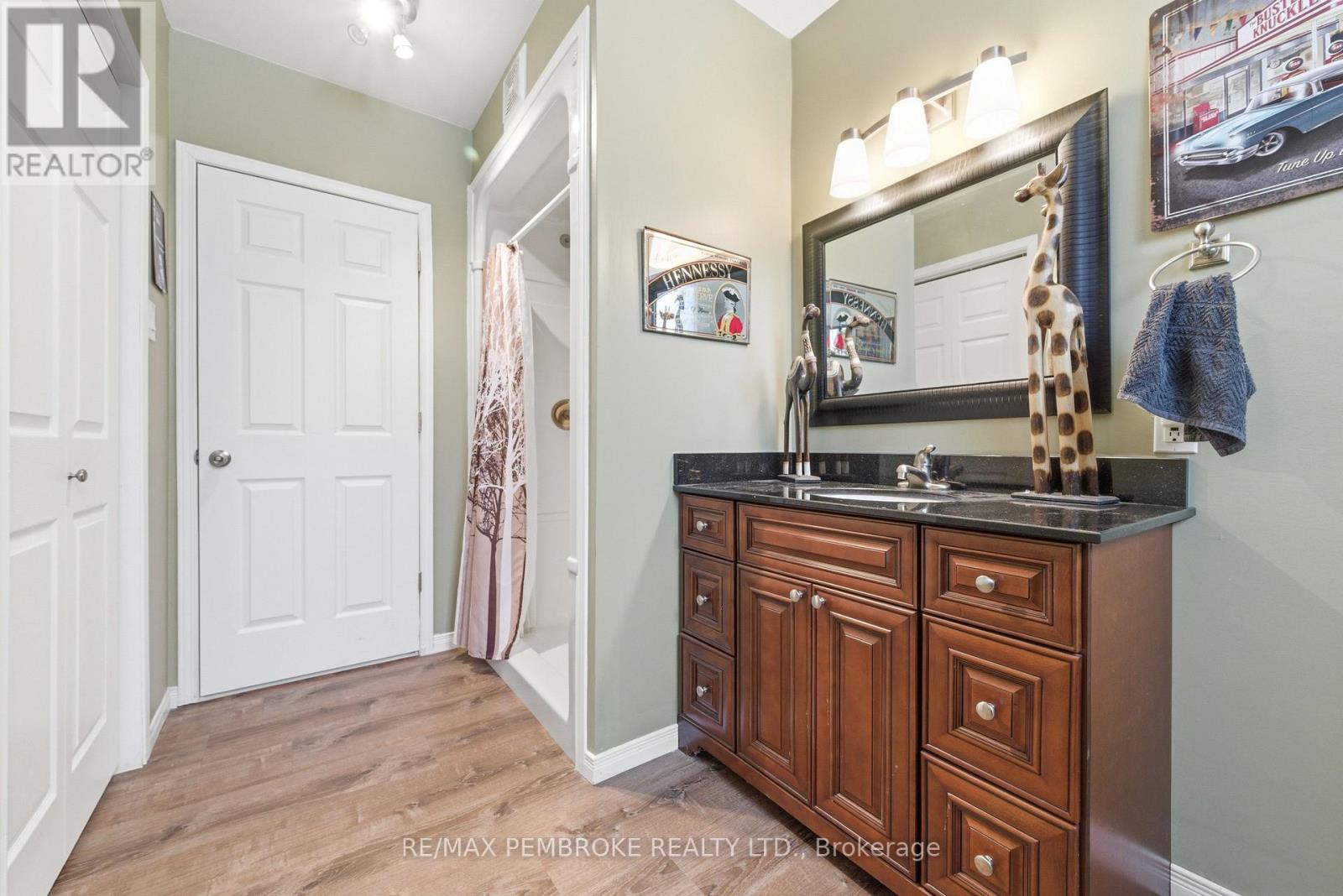 56 Robertson Drive, Whitewater Region, Ontario  K0J 1C0 - Photo 33 - X12962636