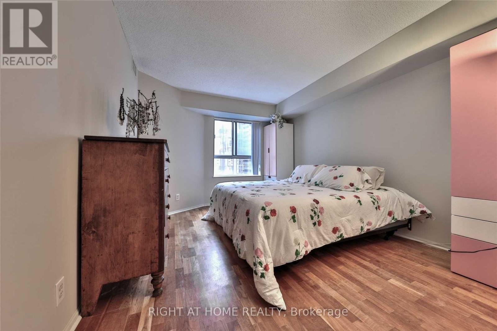 906 - 717 Bay Street, Toronto, Ontario  M5G 2J9 - Photo 10 - C13582078
