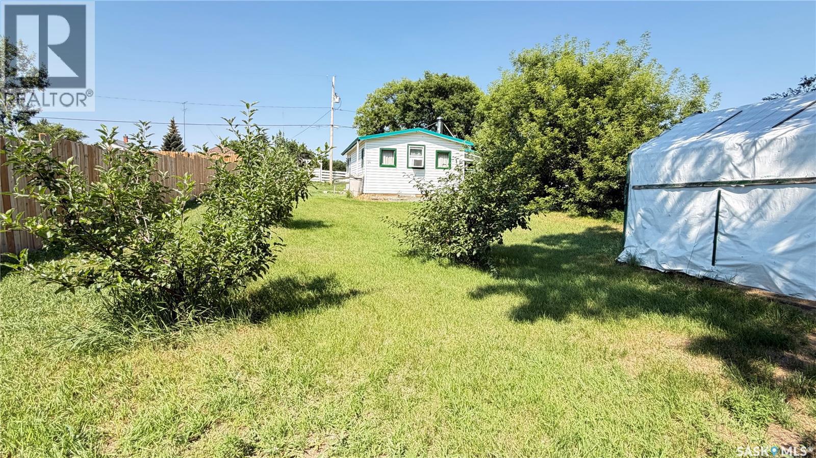 St 24 2nd Street, Tompkins, Saskatchewan  S0N 2S0 - Photo 8 - SK043046