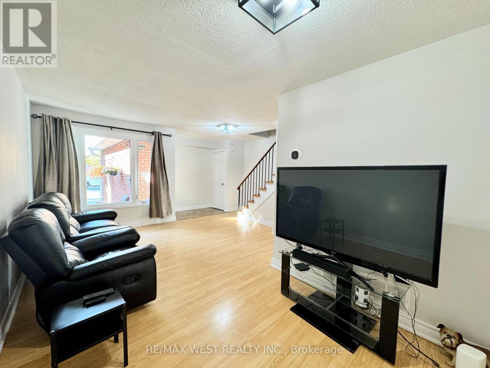 40 Maplehurst Square, Brampton, Ontario L6Z 1J6 - Photo 11 - W13582012