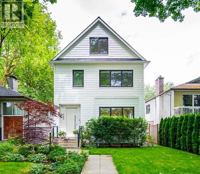 785 W 20TH AVENUE