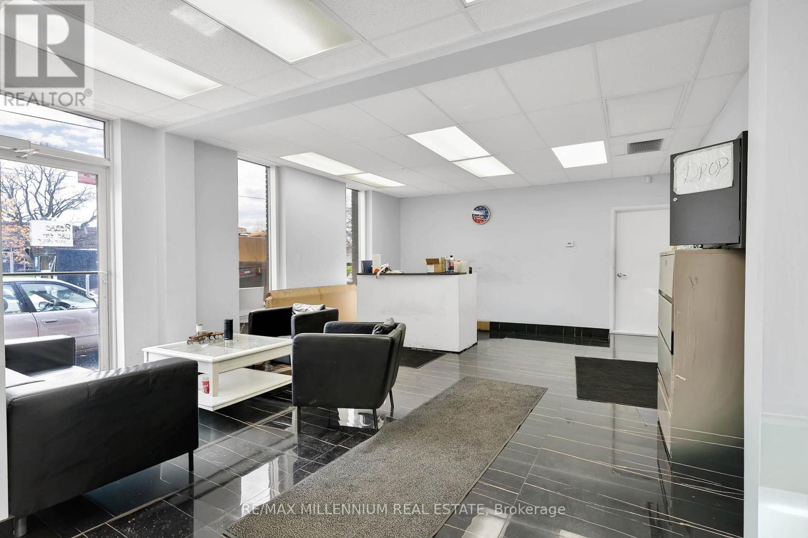 5435 Maingate Drive, Mississauga, Ontario L4W 1G6 - Photo 6 - W13582106