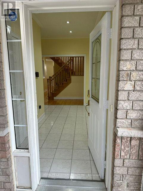 544 Matisse Place, Mississauga, Ontario L5W 1M3 - Photo 15 - W13582124