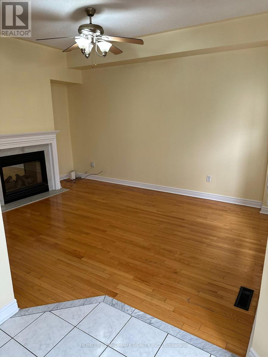 544 Matisse Place, Mississauga, Ontario L5W 1M3 - Photo 3 - W13582124